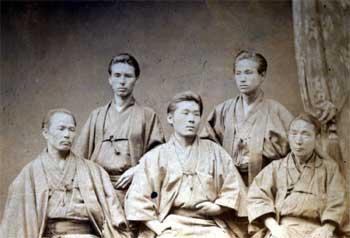 新村里三郎・鈴木藤三郎・原田長三郎・野口清七・山田彦太郎の記念撮影