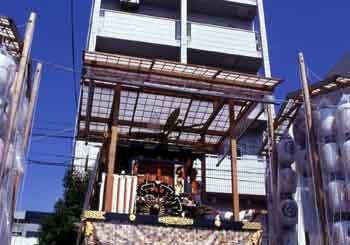 近年復興された京都祇園祭蟷螂鉾の写真