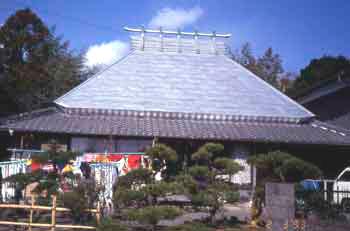 神楽役の原田家の外観画像