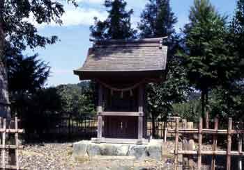 小國神社の末社の白鬚 ( しらひげ ) 神社の外観画像