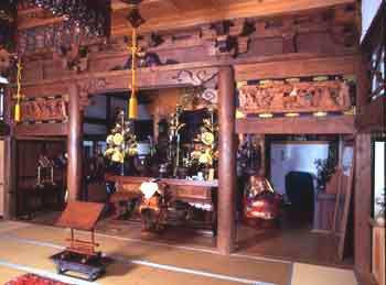 栄泉寺本堂内部の写真