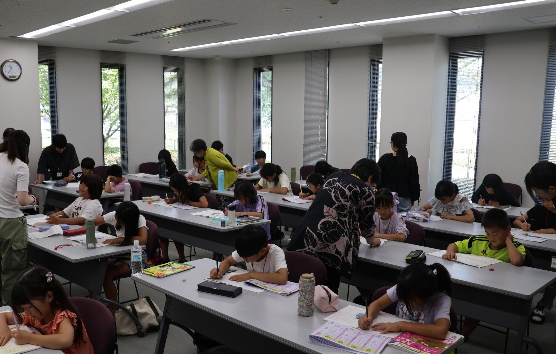 令和7年度学習支援寺子屋の写真