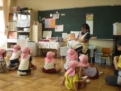 年少さんの読み聞かせ